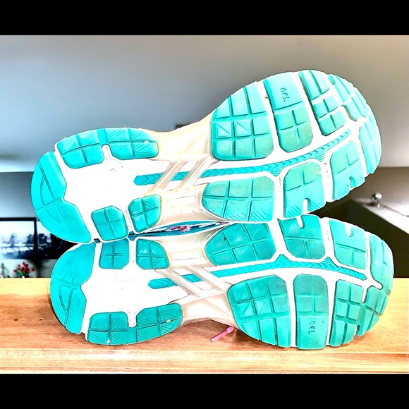 Women’s ASICS gel- kavano21 size 8 - Picture 7 of 8